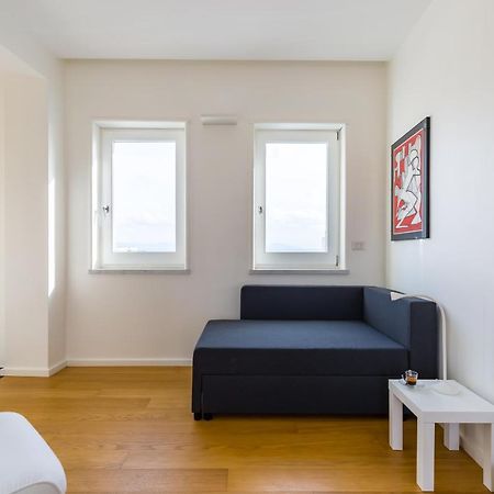 Seaview Terrace 360°& Elegant Loft Apartment เนเปิลส์ ภายนอก รูปภาพ