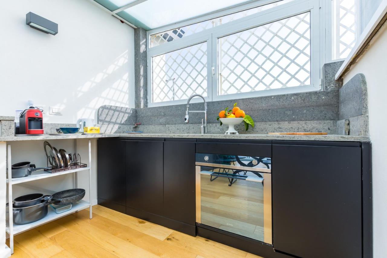 Seaview Terrace 360°& Elegant Loft Apartment เนเปิลส์ ภายนอก รูปภาพ