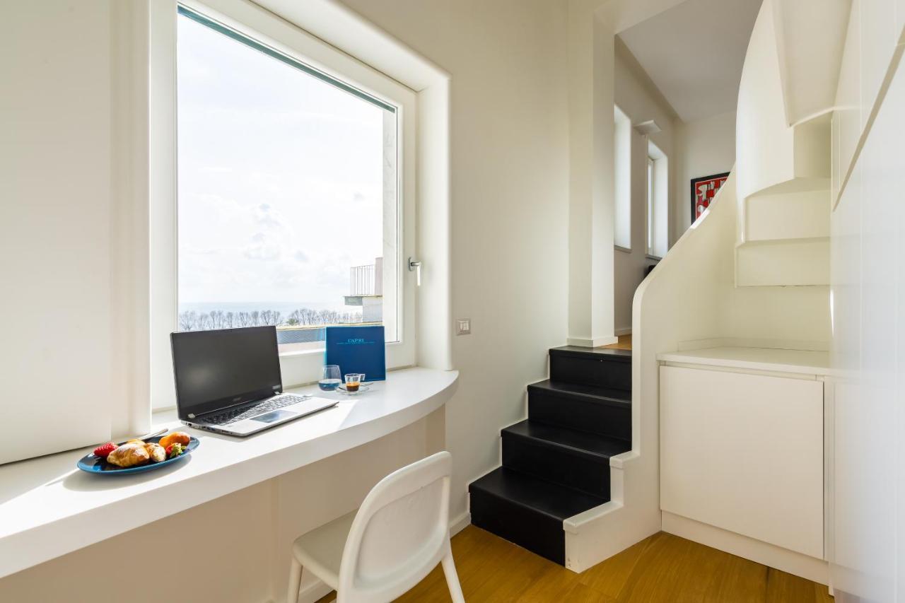 Seaview Terrace 360°& Elegant Loft Apartment เนเปิลส์ ภายนอก รูปภาพ