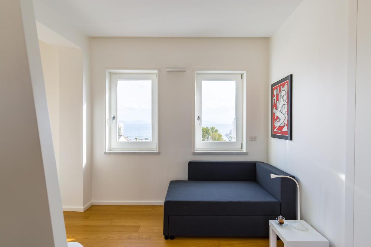 Seaview Terrace 360°& Elegant Loft Apartment เนเปิลส์ ภายนอก รูปภาพ