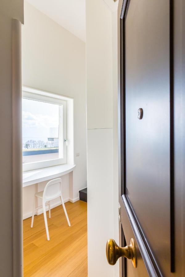 Seaview Terrace 360°& Elegant Loft Apartment เนเปิลส์ ภายนอก รูปภาพ