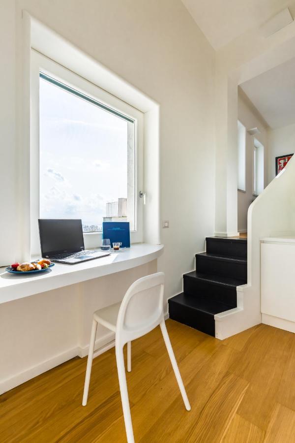Seaview Terrace 360°& Elegant Loft Apartment เนเปิลส์ ภายนอก รูปภาพ